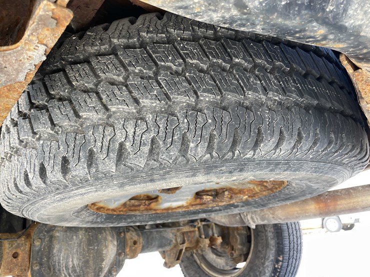 2015-chevrolet-1500-image-32