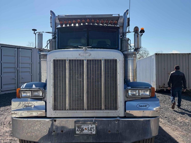 1996-peterbilt-tri-axle-dump-image-2