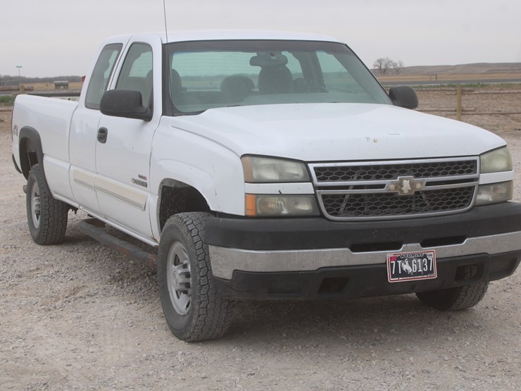 2005-chevrolet-2500-image-3