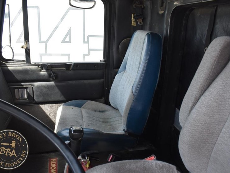 1995-kenworth-t800-image-36