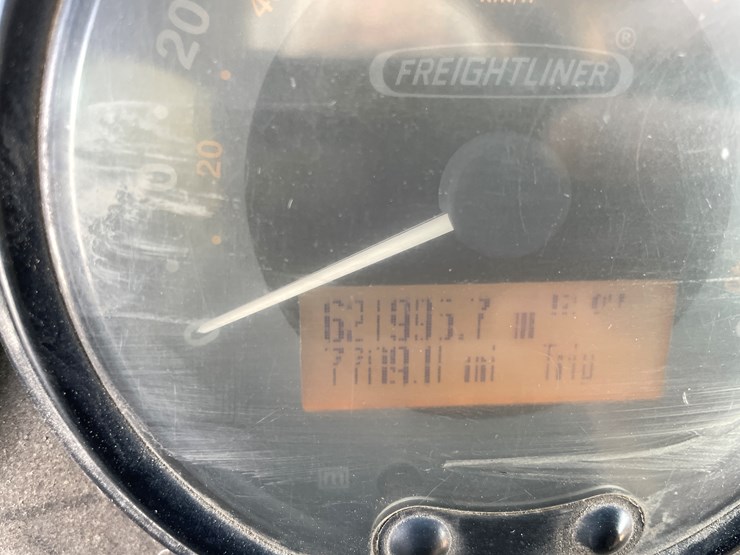 #164-•-2005-freightliner-box-truck-(has-wi-title)-image-17