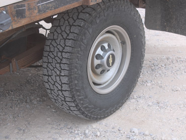 2000-chevrolet-k3500-image-12