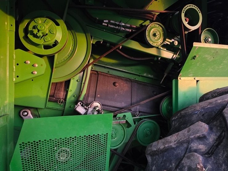 2013-john-deere-s680-image-56