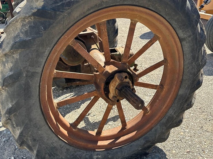 john-deere-b-image-6