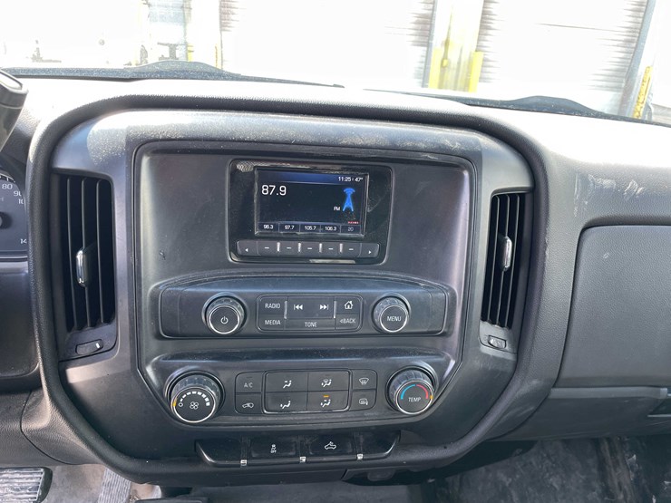 2015-chevrolet-1500-image-74