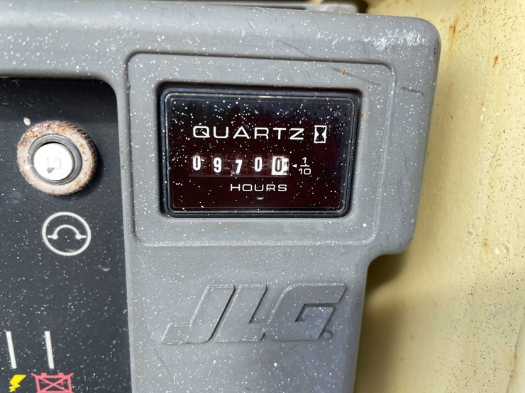 2014-jlg-2630es-image-14