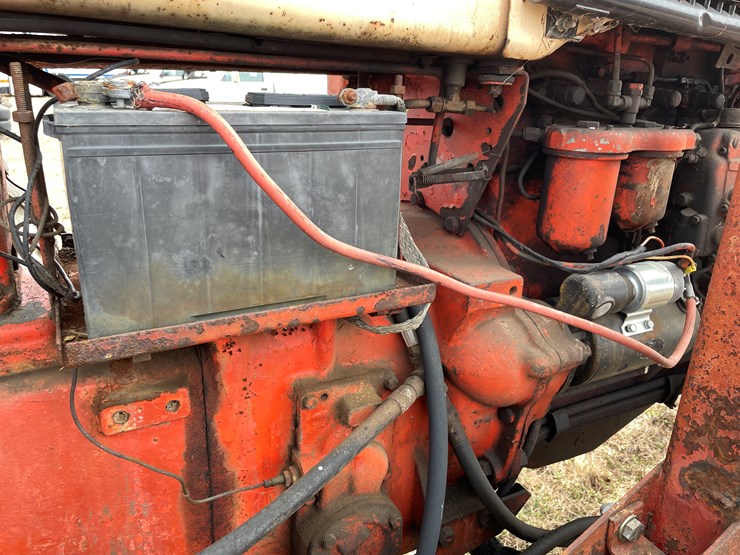 #175-•-case-830-diesel-tractor-image-9