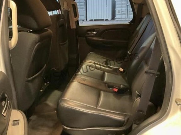 2014-chevrolet-tahoe-image-24