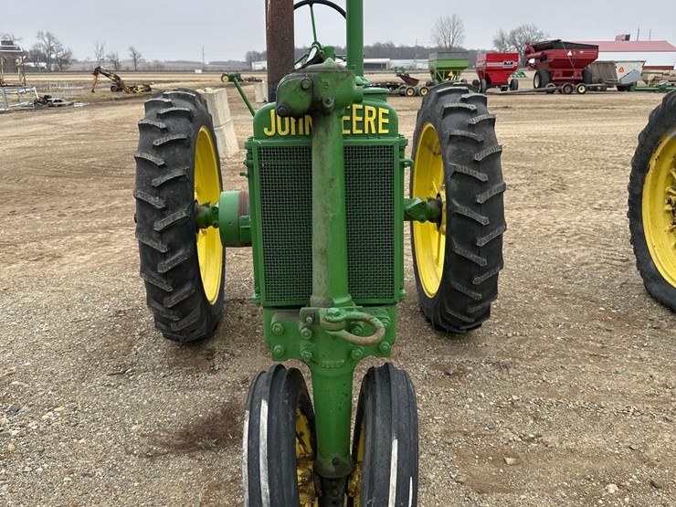 john-deere-b-image-2