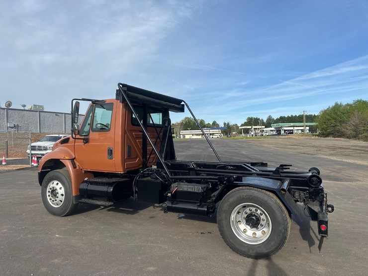 2006-international-durastar-4400-image-3