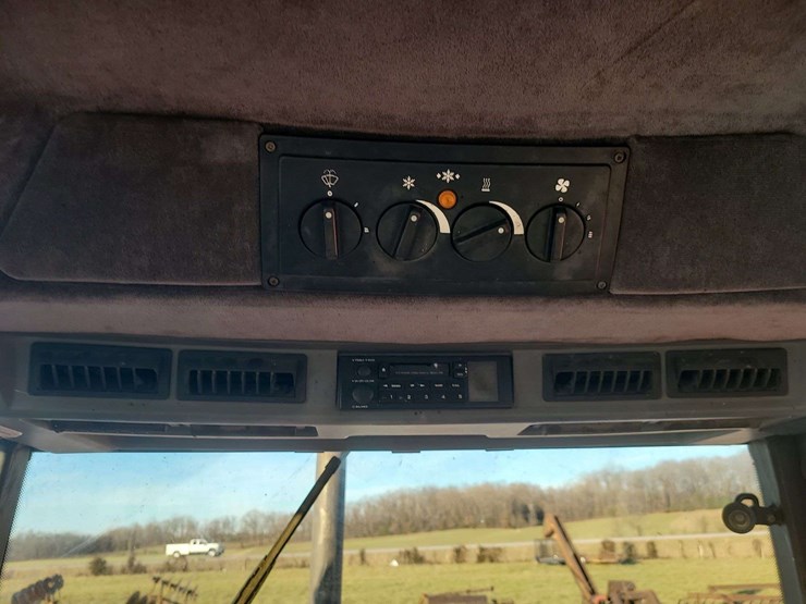 case-ih-5130-image-28