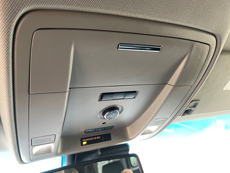 2015-chevrolet-suburban-image-82