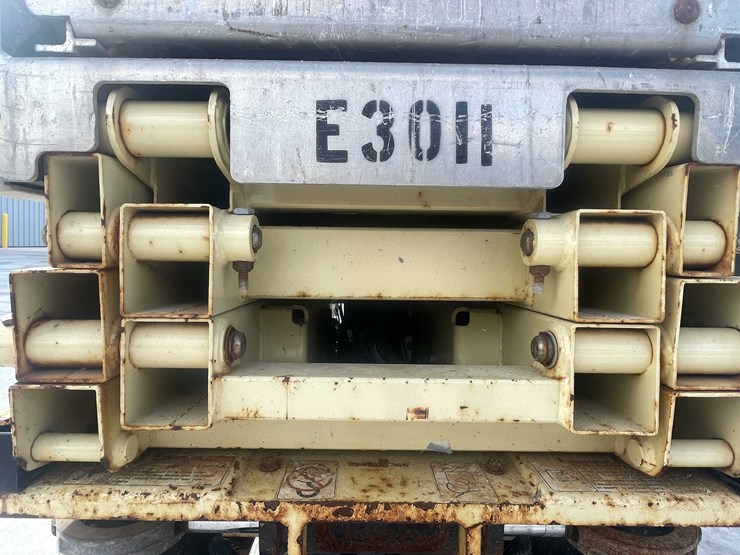 2014-jlg-1930es-image-23