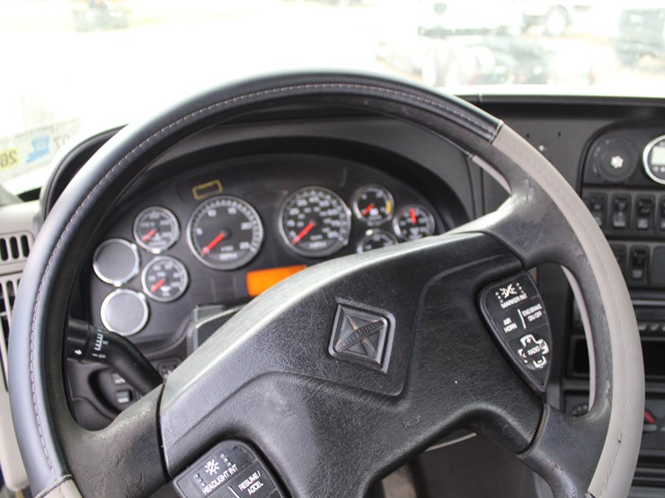 2012-international-prostar-image-10