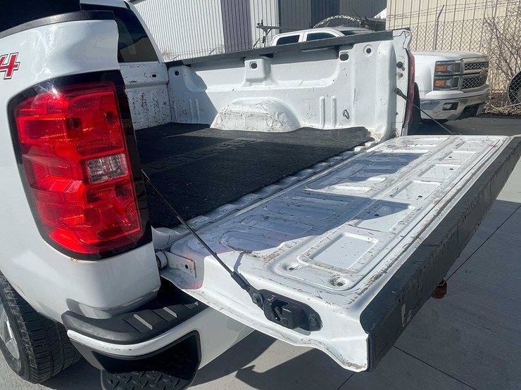 2017-chevrolet-1500-image-57