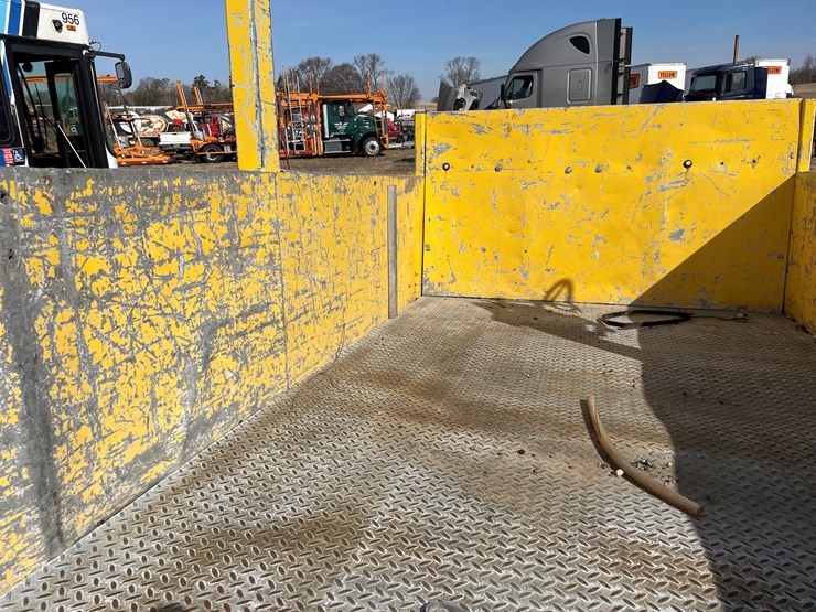 #203-•-sauber-single-axle-utility-trailer-(no-title)-image-17