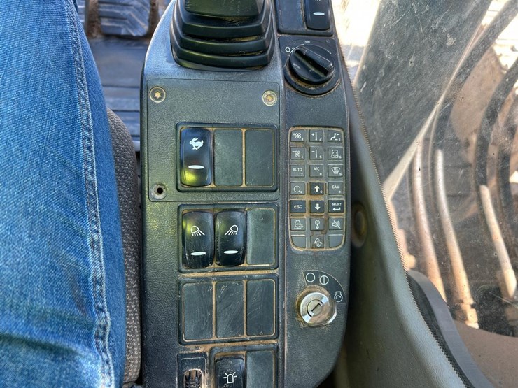 volvo-ec210cl-image-26