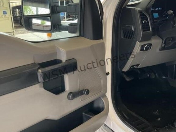 2017-ford-f550-image-25