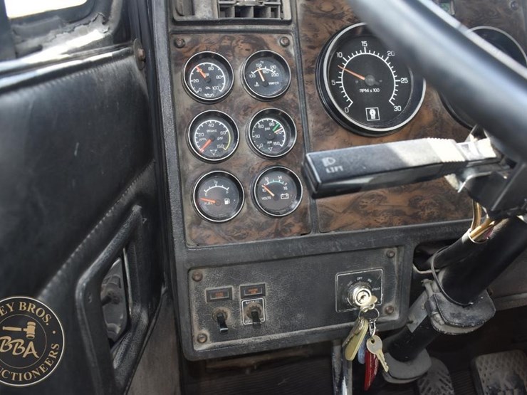 1995-kenworth-t800-image-43