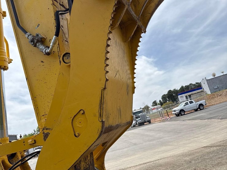 2021-komatsu-pc210-lc-11-image-10