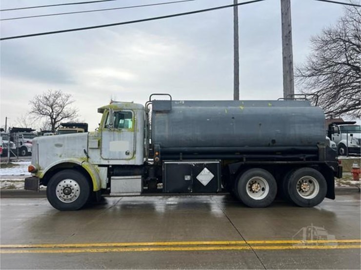 1999-peterbilt-378-image-8