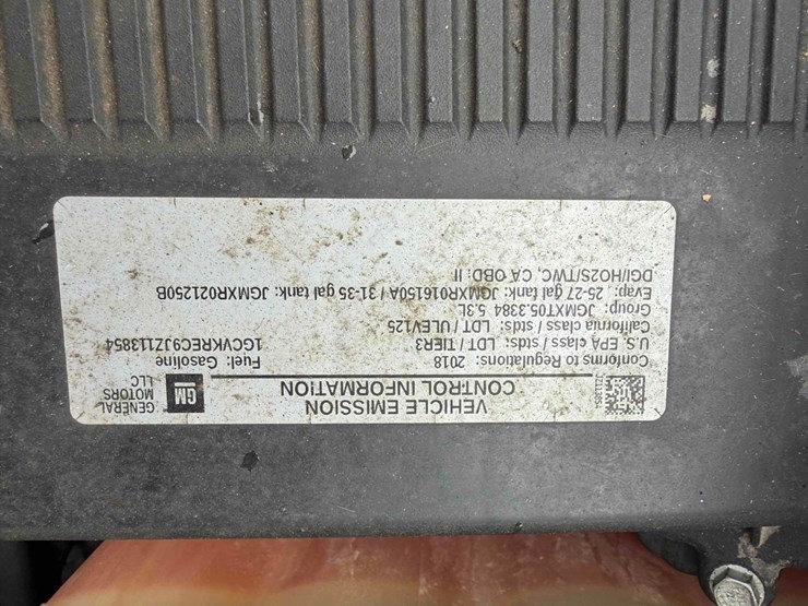 2018-chevrolet-silverado-lt-image-10