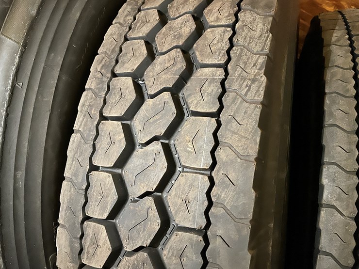 #10742-•-(4)-recapped-semi-tires-image-5