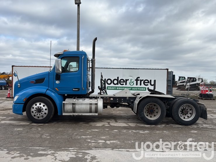 2018-peterbilt-579-image-65