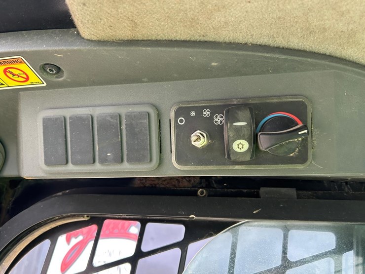 caterpillar-279c-image-21