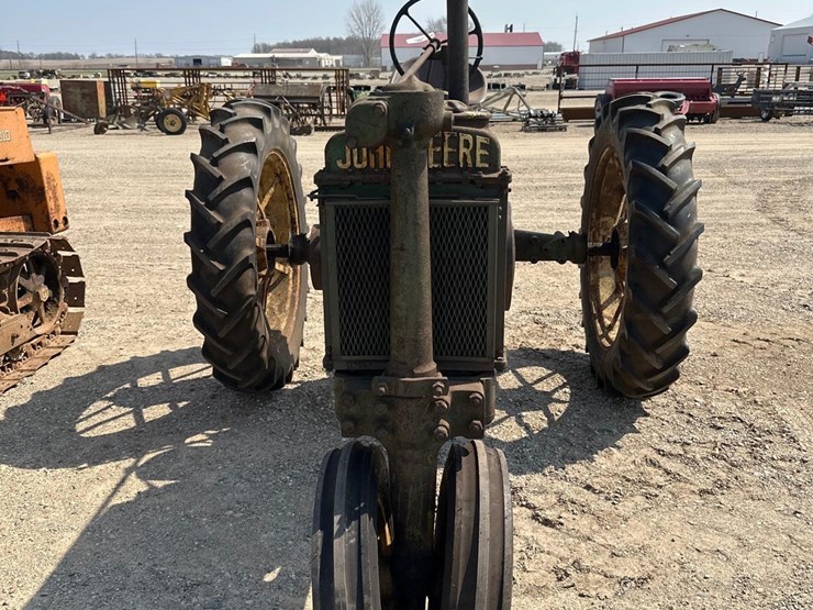 john-deere-b-image-2