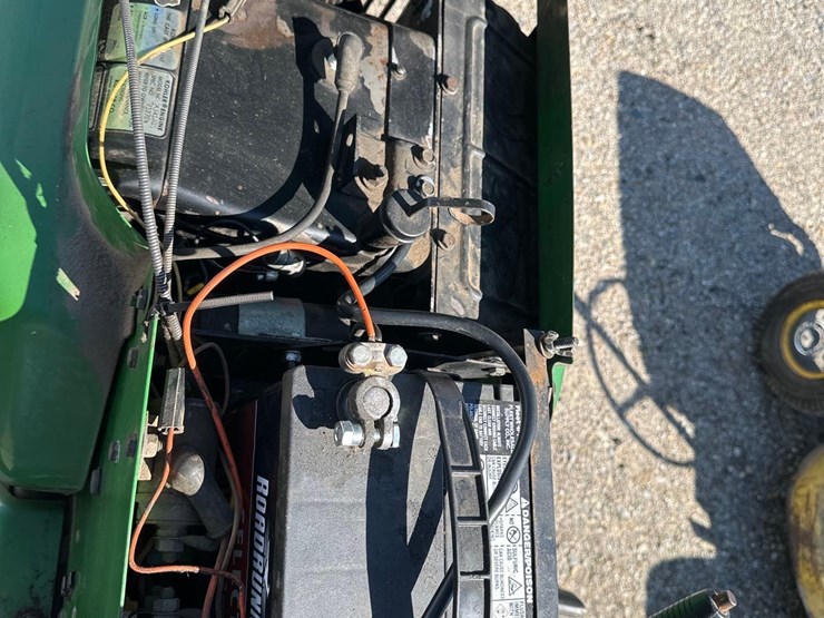 john-deere-216-image-5