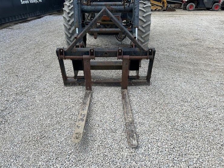 new-holland-tm135-image-9