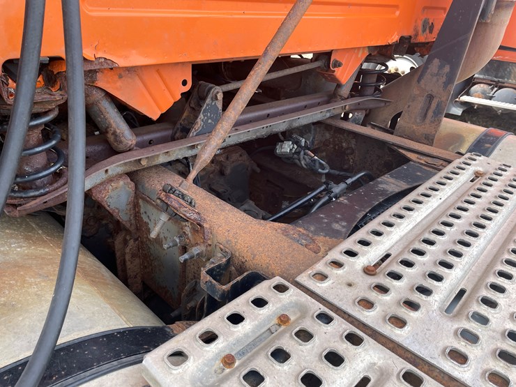 #122-•-2009-volvo-day-cab-semi-tractor-(has-wi-title)-image-50