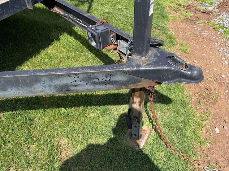 2012-premier-24’-tandem-axle-trailer-image-9