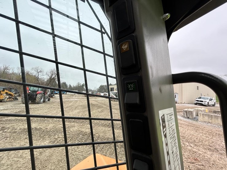 2017-case-sr270b-image-23