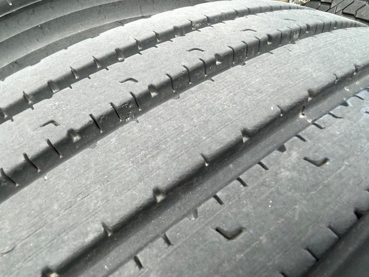 1999-peterbilt-377-image-33