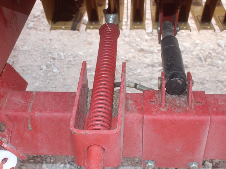 new-holland-580-image-58