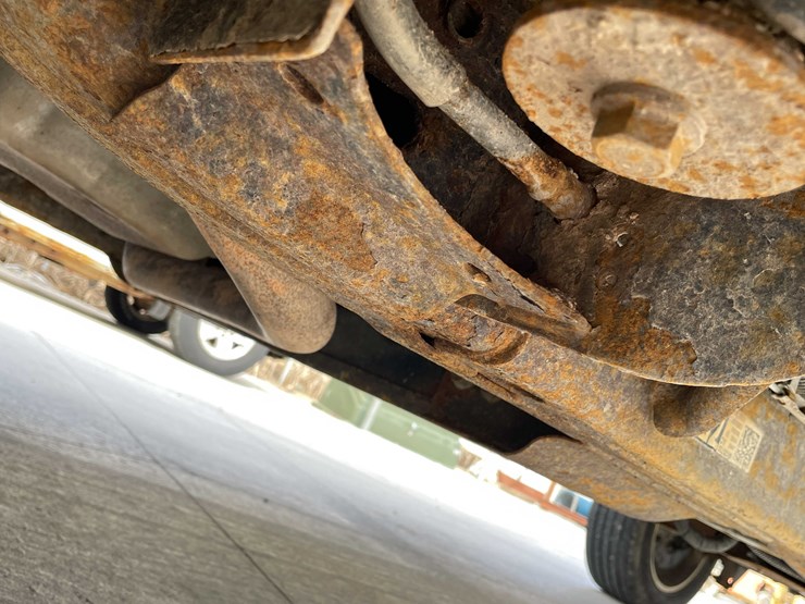 2017-chevrolet-1500-image-30