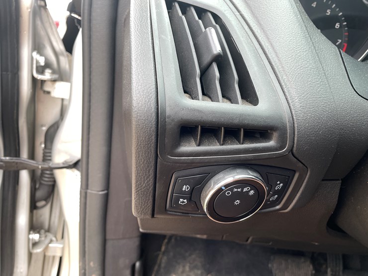 #505-•-2014-ford-focus-se-(has-wi-rebuilt-title)-image-61