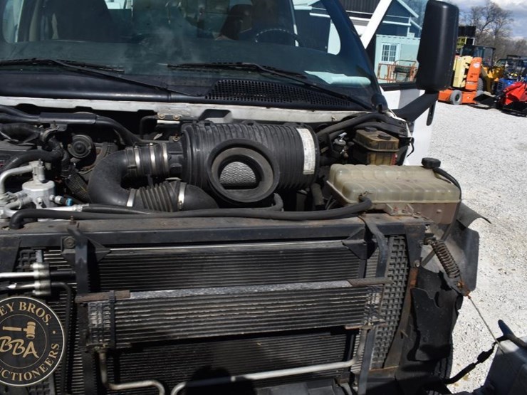 2005-gmc-topkick-image-35