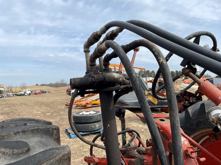 #175-•-case-830-diesel-tractor-image-26