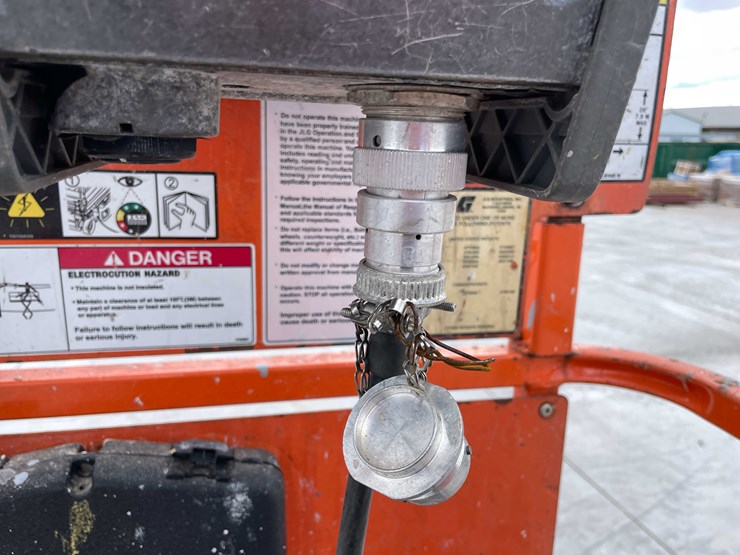 2008-jlg-2630es-image-37