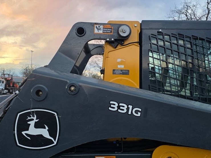 2023-deere-331g-image-16