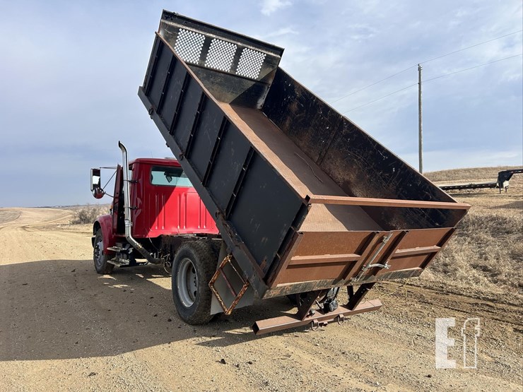 2002-international-4700-image-54