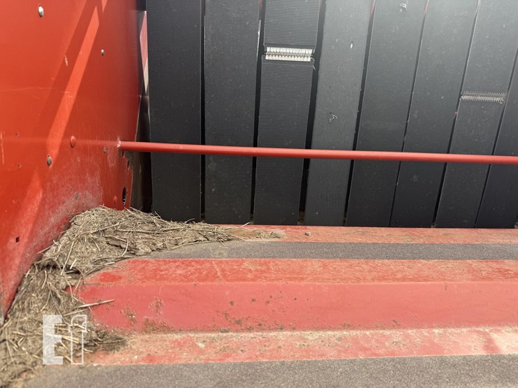 new-holland-br7090-image-4