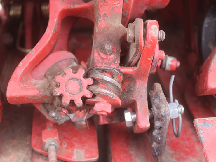 new-holland-580-image-42