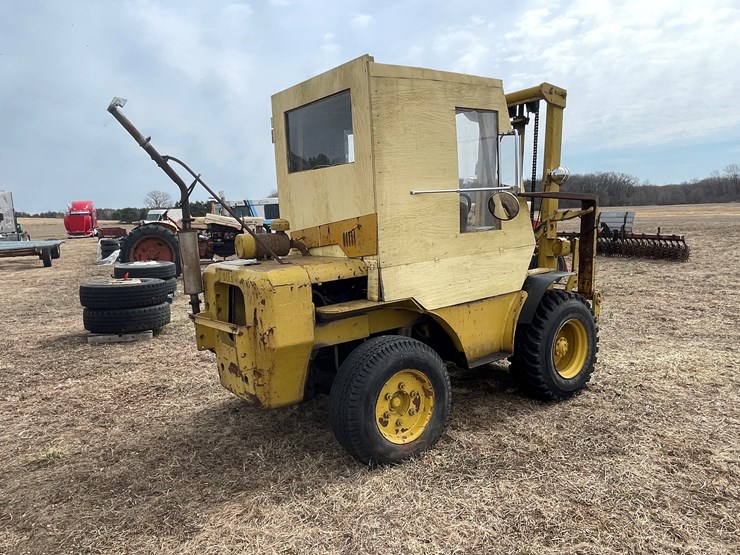 #173-•-otis-ut-50-gas-powered-rough-terrain-forklift-image-5