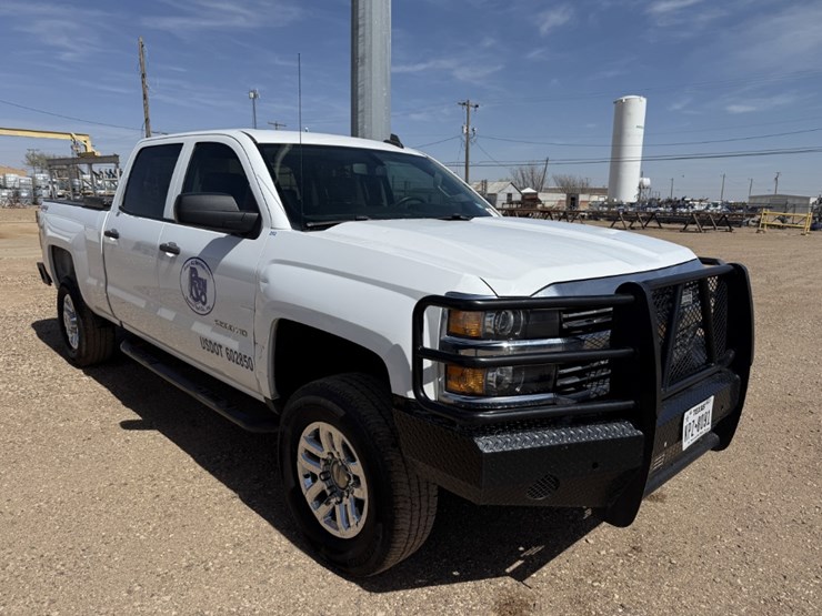 2015-chevrolet-silverado-2500hd-image-3