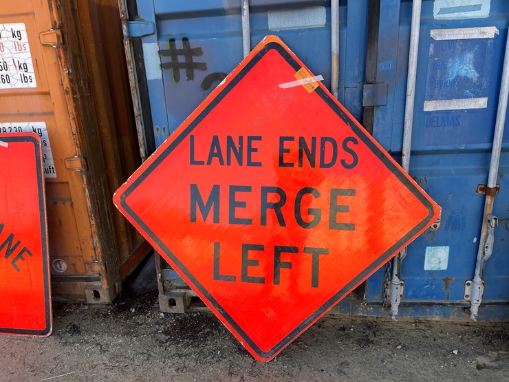 #3934-•-retired-fiberglass-road-signs-image-2