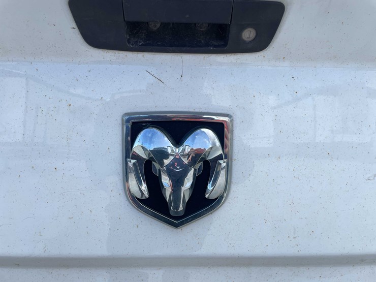 2016-dodge-2500-image-61